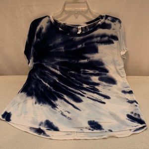 Cable and gauge tie-dyed, blue and/white T-shirt. Size S